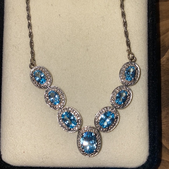 Blue Necklace - Picture 4 of 4